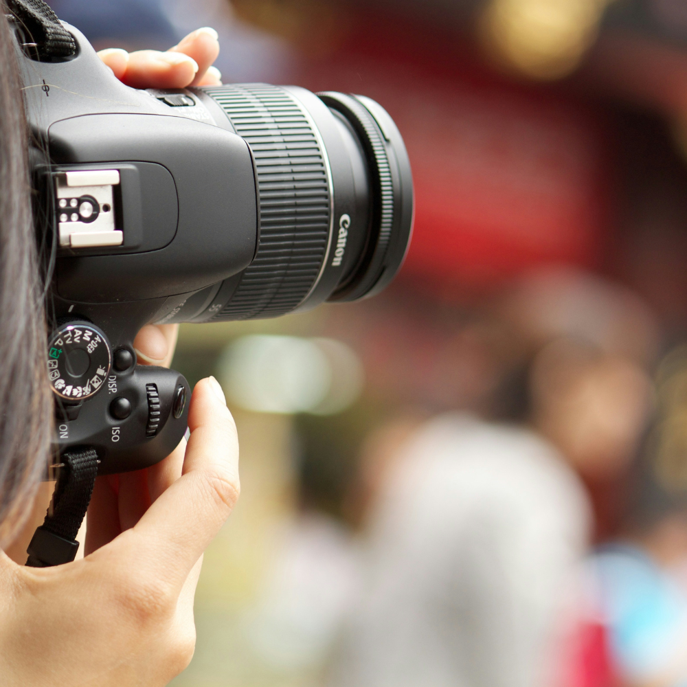 Student with Canon camera